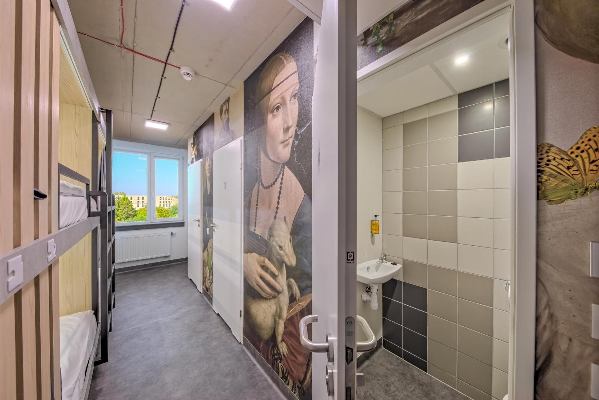 Easy One Premium Art Aparthotel Krakow Exterior photo
