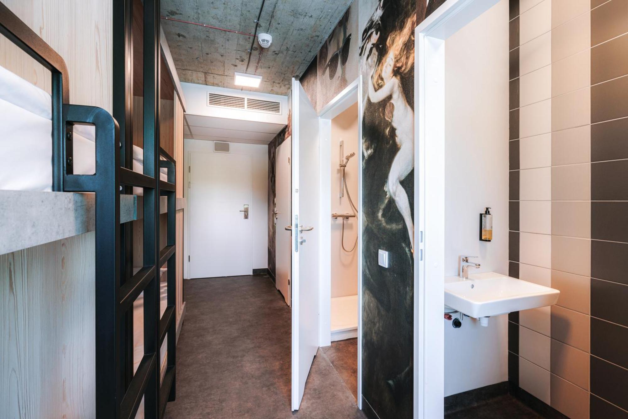 Easy One Premium Art Aparthotel Krakow Exterior photo